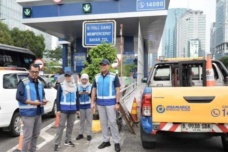 Dirut Jasa Marga: Tujuh Gerbang di Ruas Tol Dalam Kota Telah Beroperasi Normal Dirut Jasa Marga: Tujuh Gerbang di Ruas Tol Dalam Kota Telah Beroperasi Normal