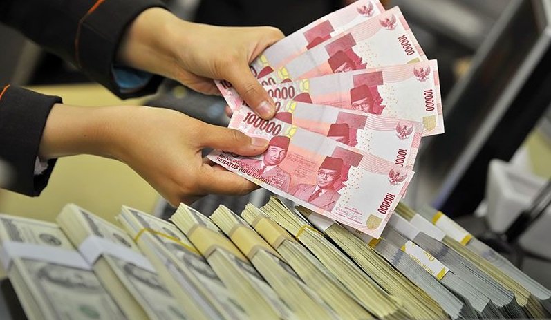 Nilai Tukar Rupiah Tertekan di Awal Pekan